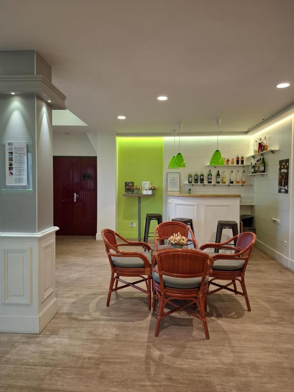 Logis Hotel L'Escargotiere Dijon Sud - Chenôve Eksteriør billede