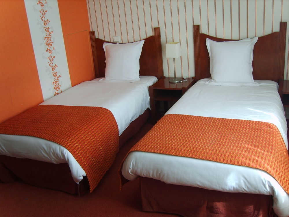 Logis Hotel L'Escargotiere Dijon Sud - Chenôve Eksteriør billede